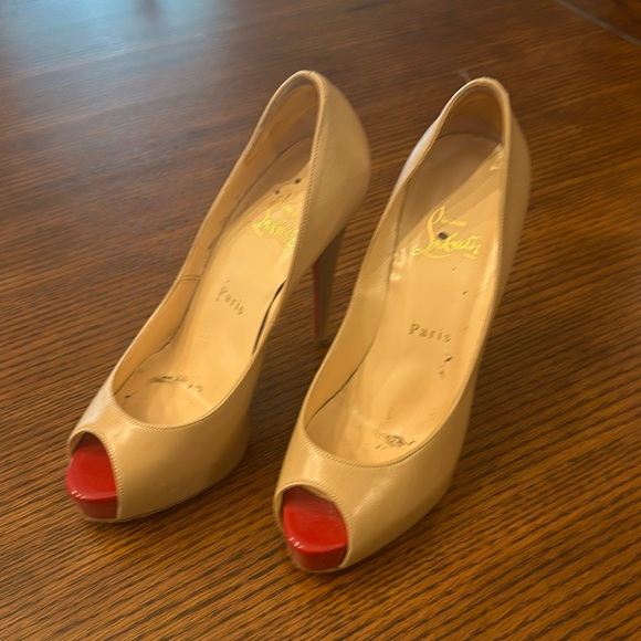 Christian Louboutin Heels Size 37.5=7.5 - Picture 1 of 6